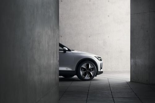 Polestar 2 (2022) - picture 8 of 67
