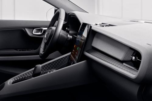 Polestar 2 (2022) - picture 33 of 67