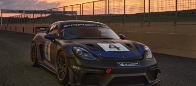 Porsche 718 Cayman GT4 RS Clubsport (2022) - picture 12 of 20