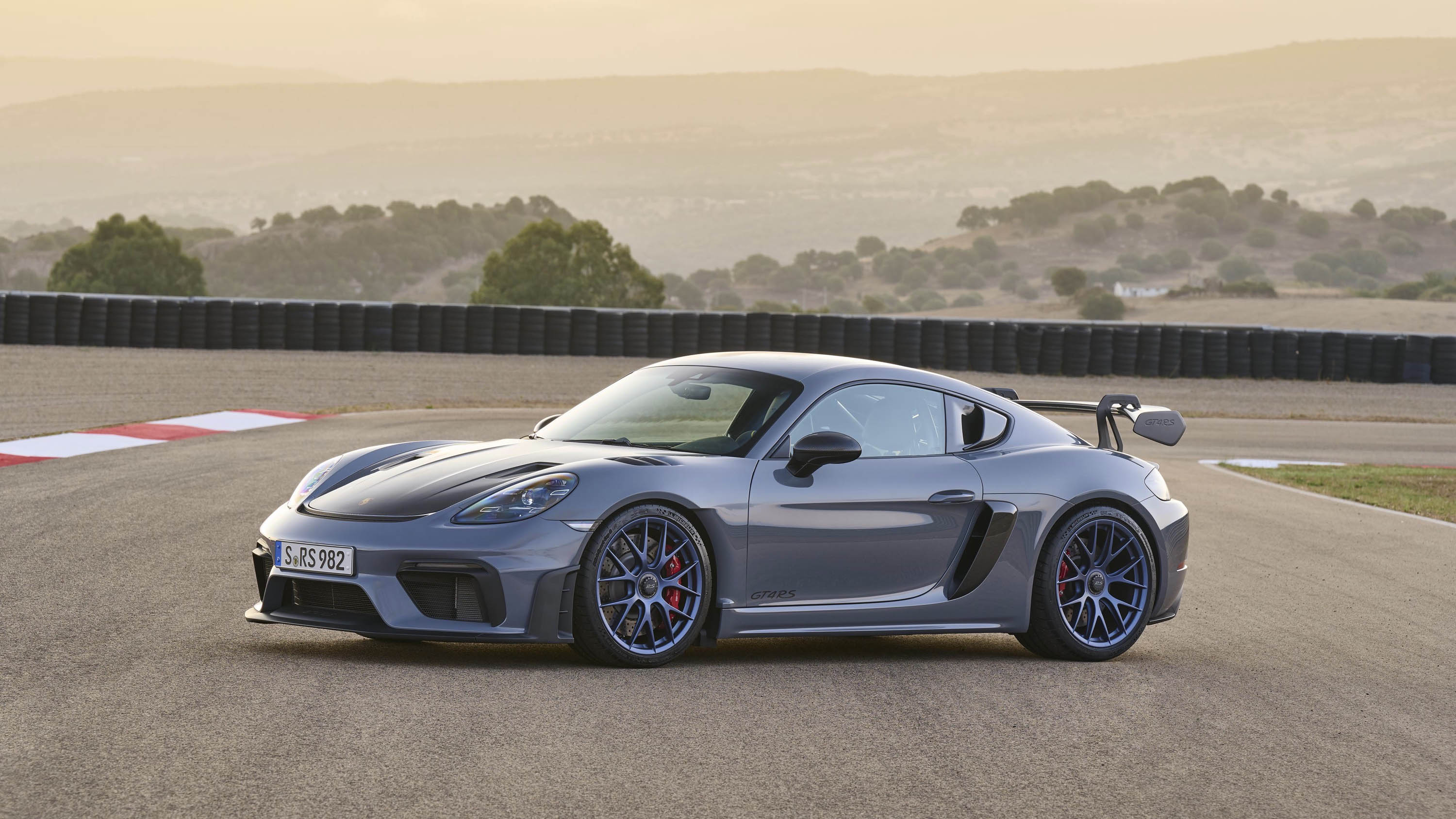 Porsche 718 Cayman GT4 RS