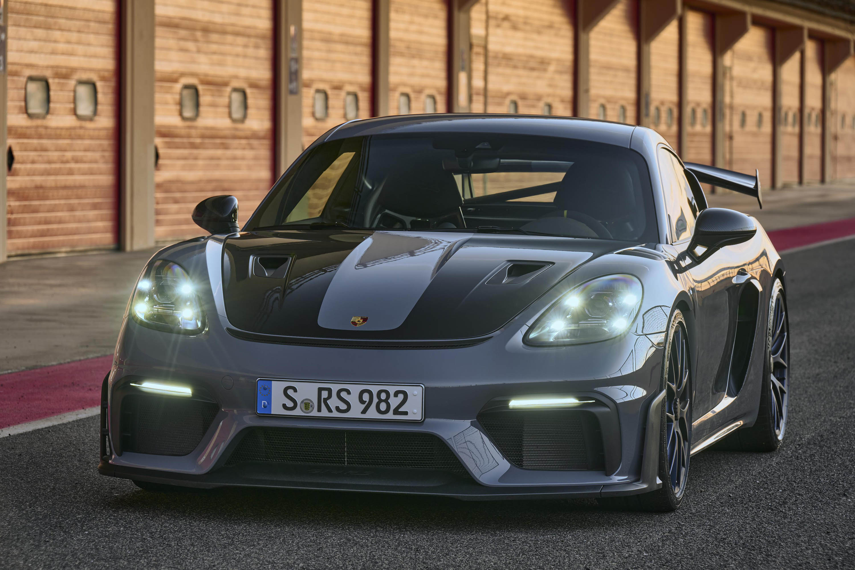 Porsche 718 Cayman GT4 RS