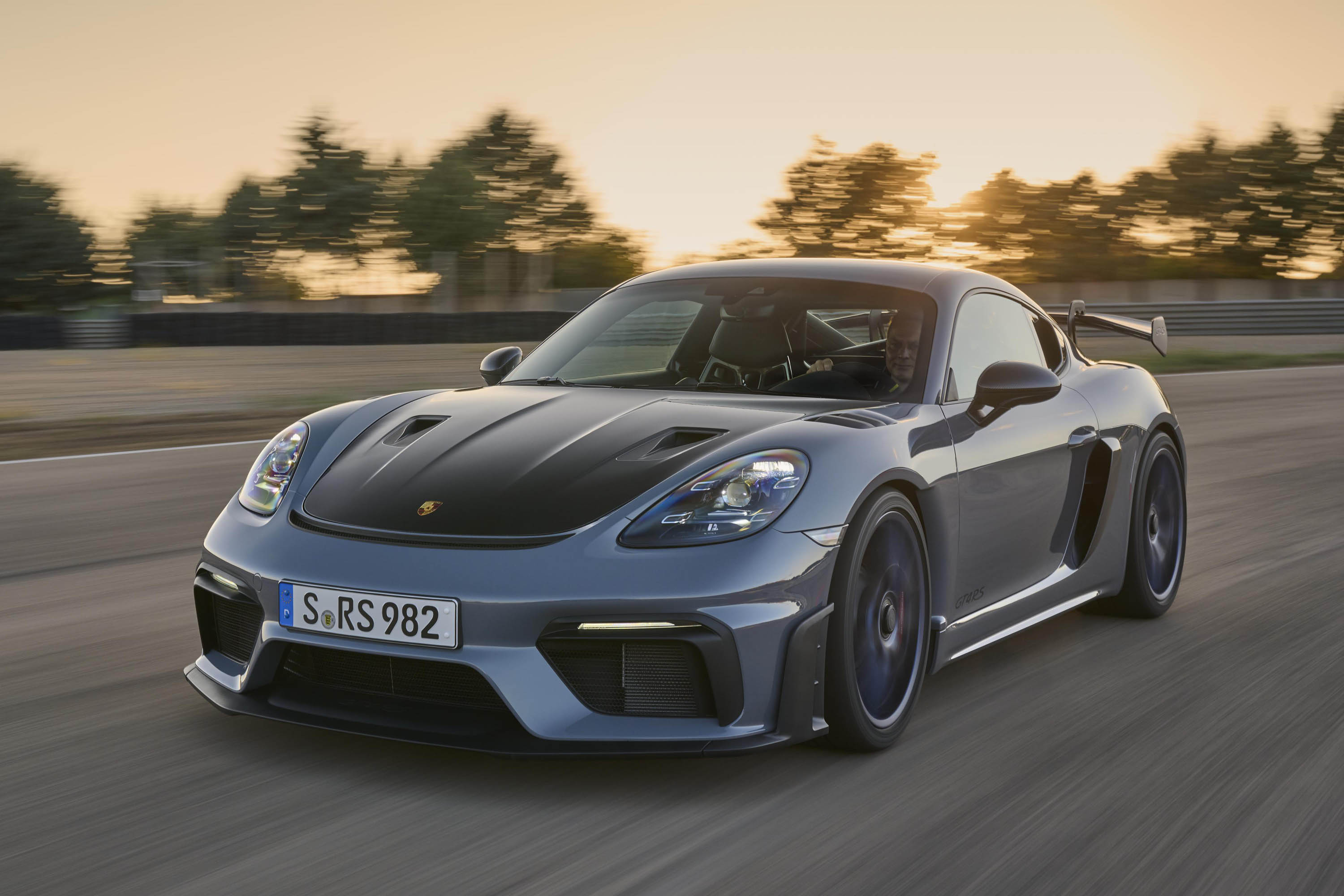 Porsche 718 Cayman GT4 RS