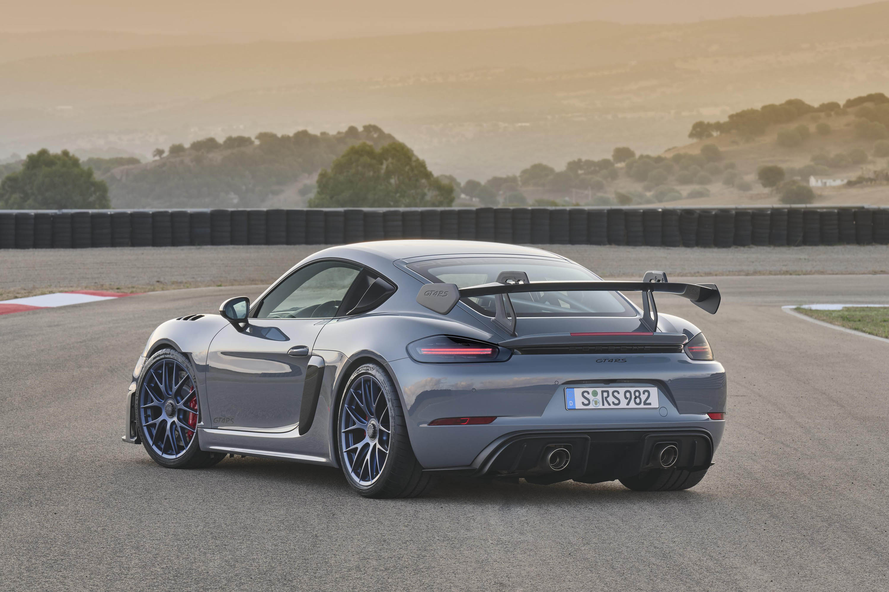 Porsche 718 Cayman GT4 RS