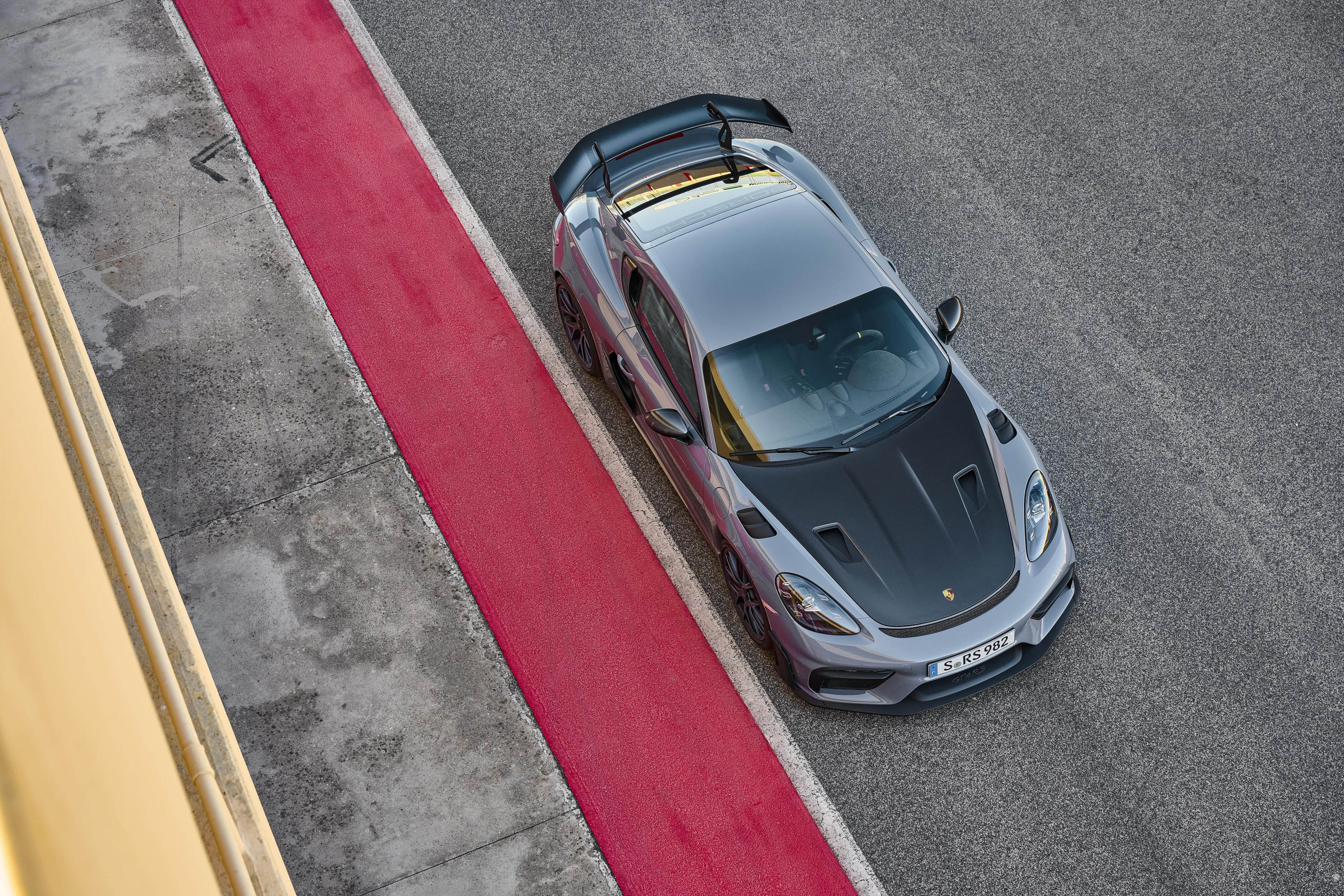 Porsche 718 Cayman GT4 RS