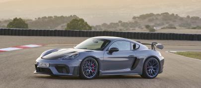 Porsche 718 Cayman GT4 RS (2022) - picture 7 of 26