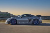 Porsche 718 Cayman GT4 RS (2022) - picture 13 of 26