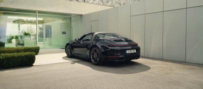 Porsche 911 Edition 50 Years Porsche Design (2022) - picture 4 of 18