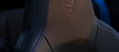 Porsche 911 Targa 4 GTS (2022) - picture 20 of 22