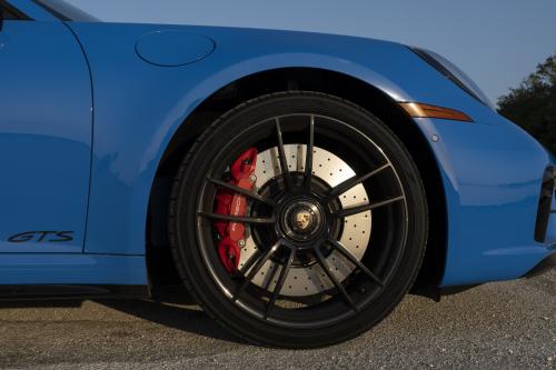 Porsche 911 Targa 4 GTS (2022) - picture 9 of 22