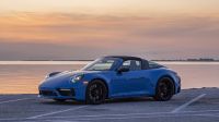 Porsche 911 Targa 4 GTS (2022) - picture 2 of 22