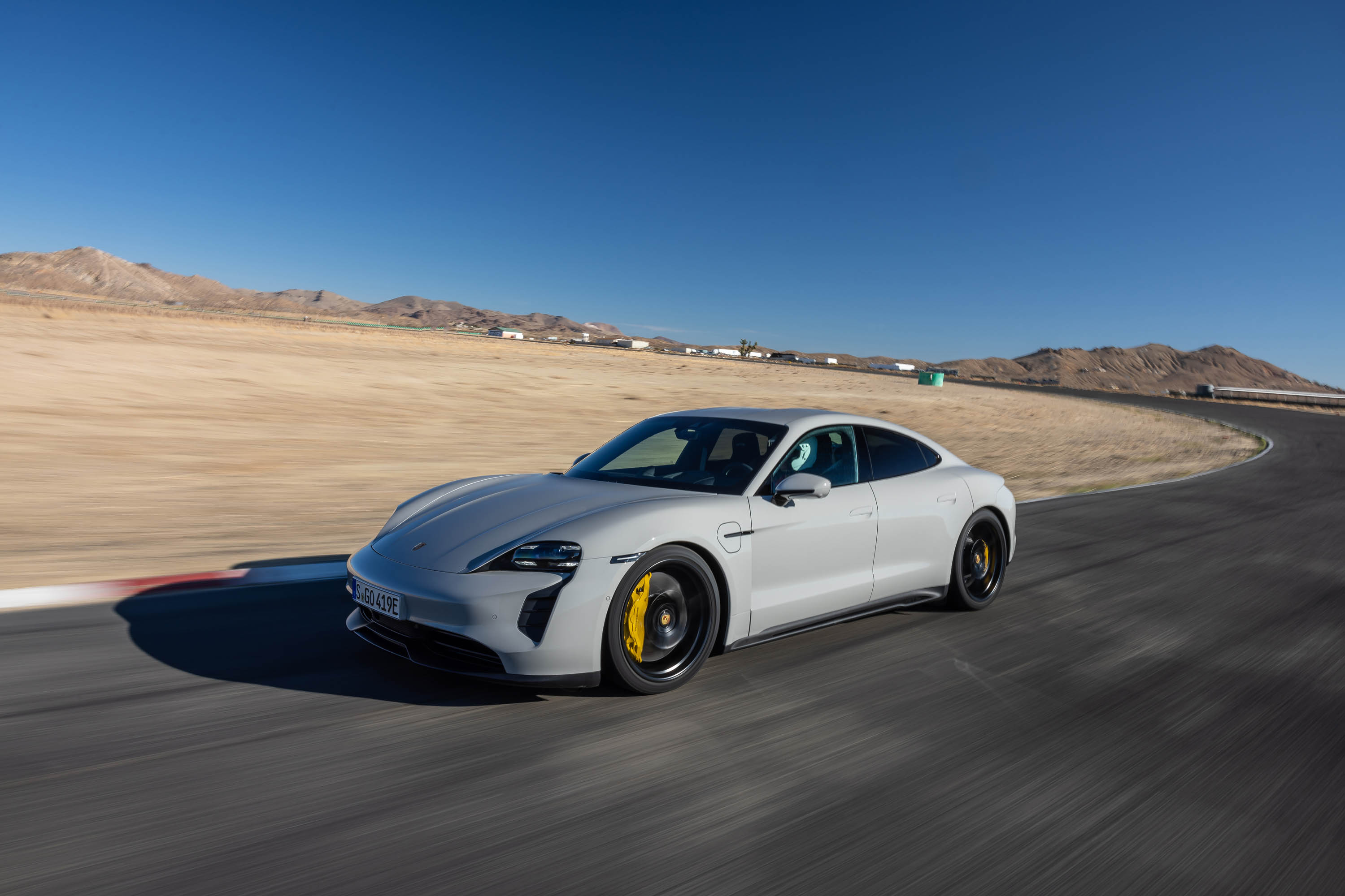 Porsche Taycan GTS Sedan