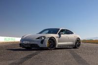 Porsche Taycan GTS Sedan (2022) - picture 2 of 16