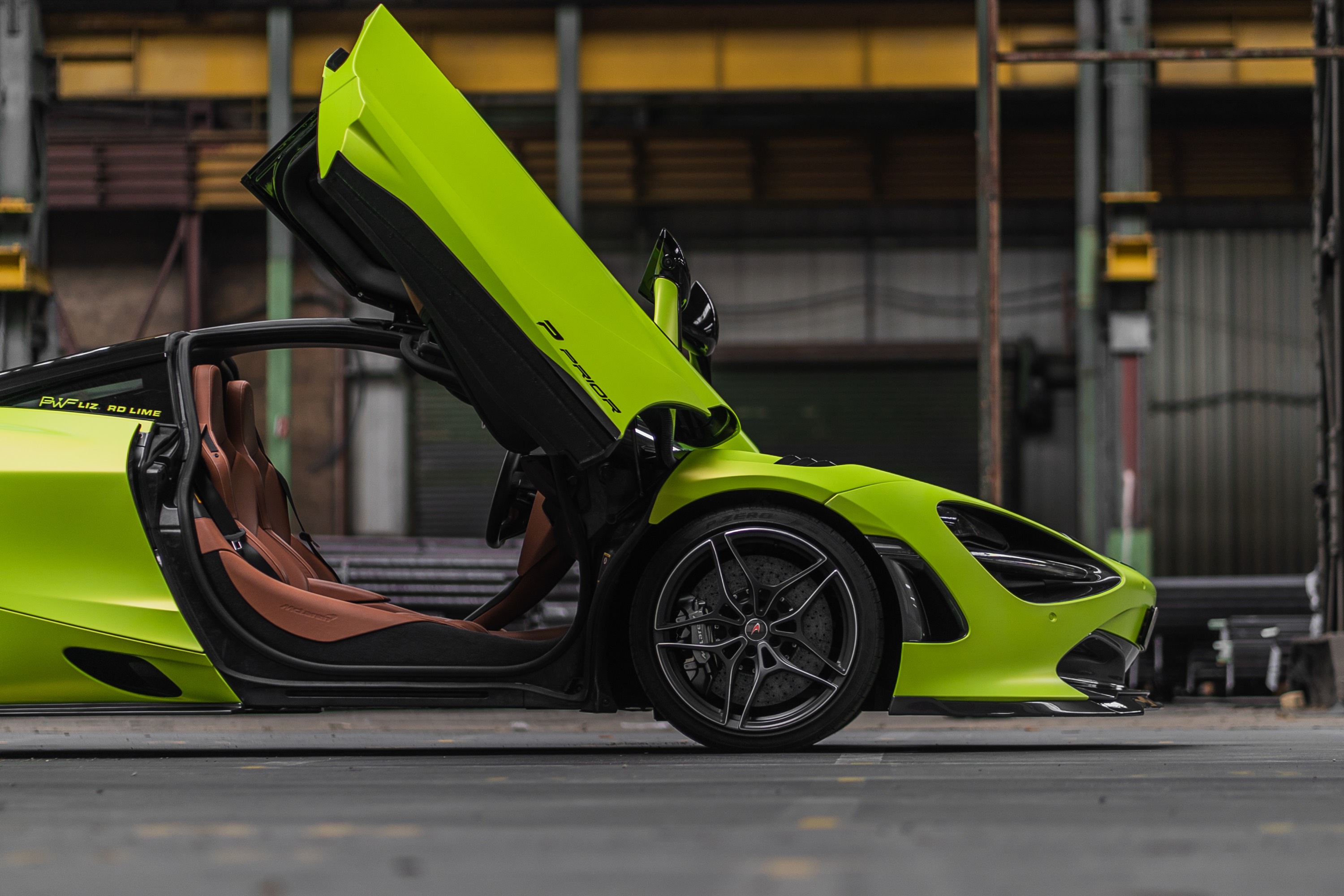 Prior Design gives the McLaren 720s the 'lime green' treatment