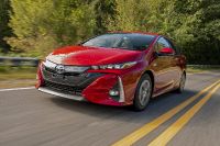 Toyota Prius Prime (2022) - picture 2 of 40