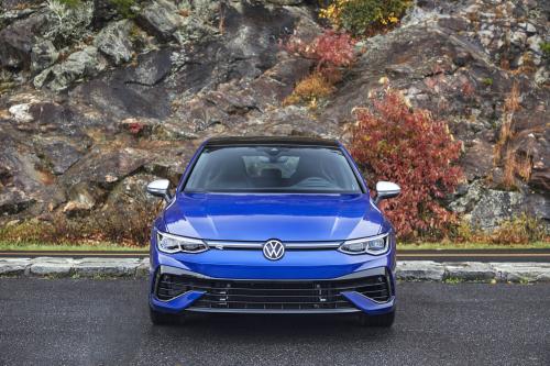 Volkswagen Golf R (2022) - picture 1 of 19
