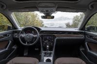 Volkswagen Passat (2022) - picture 11 of 13