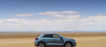 Volkswagen T-Roc (2022) - picture 20 of 39