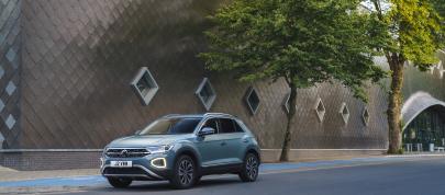 Volkswagen T-Roc (2022) - picture 23 of 39