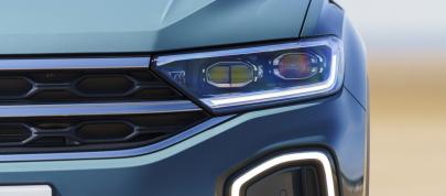 Volkswagen T-Roc (2022) - picture 28 of 39