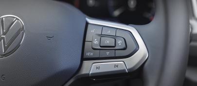 Volkswagen T-Roc (2022) - picture 36 of 39