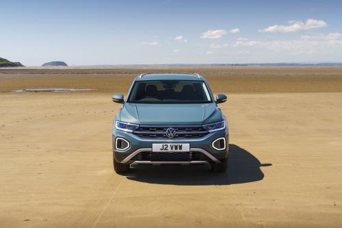 Volkswagen T-Roc (2022) - picture 1 of 39