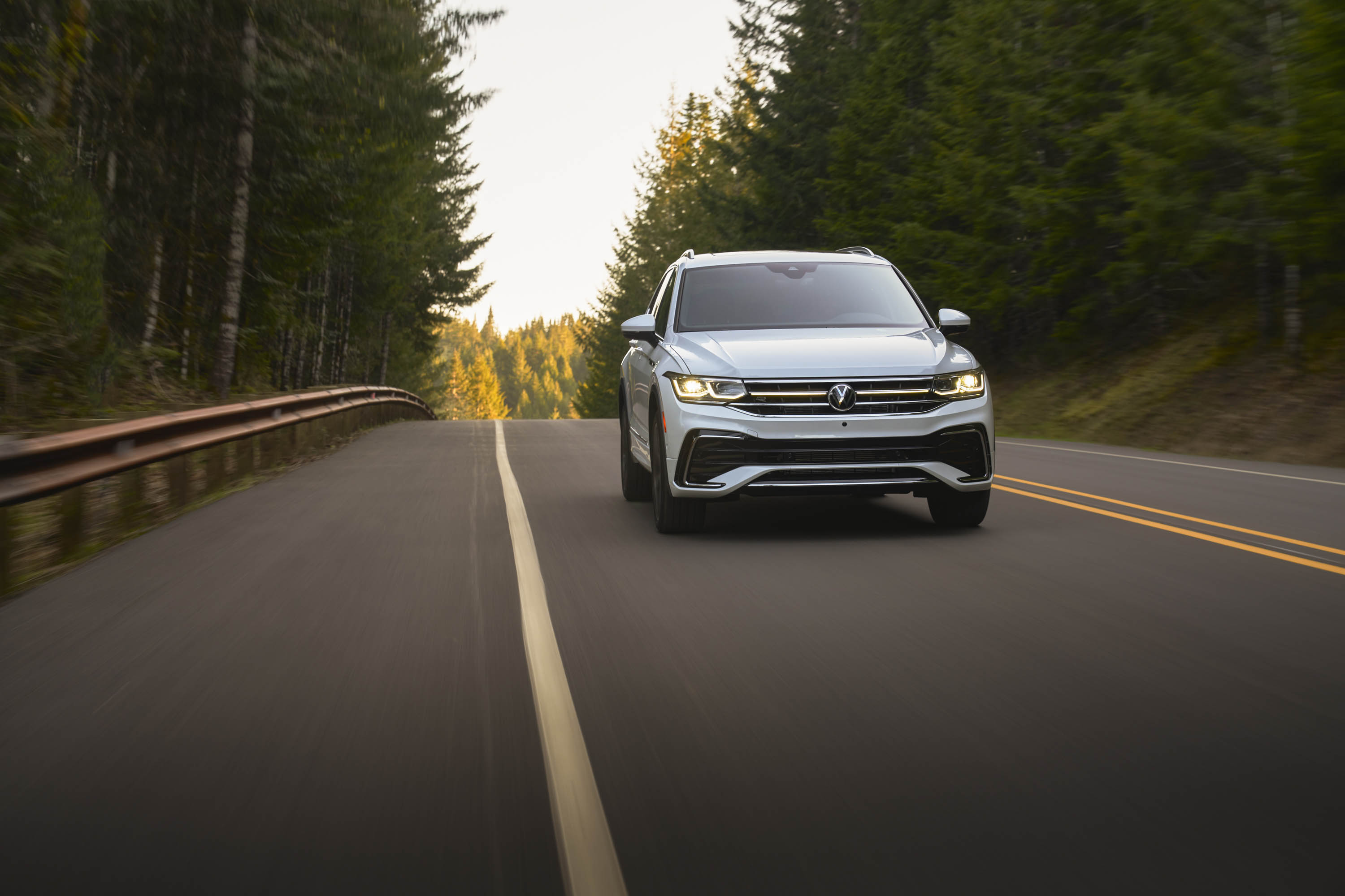 Volkswagen Tiguan SEL R-Line Oryx White