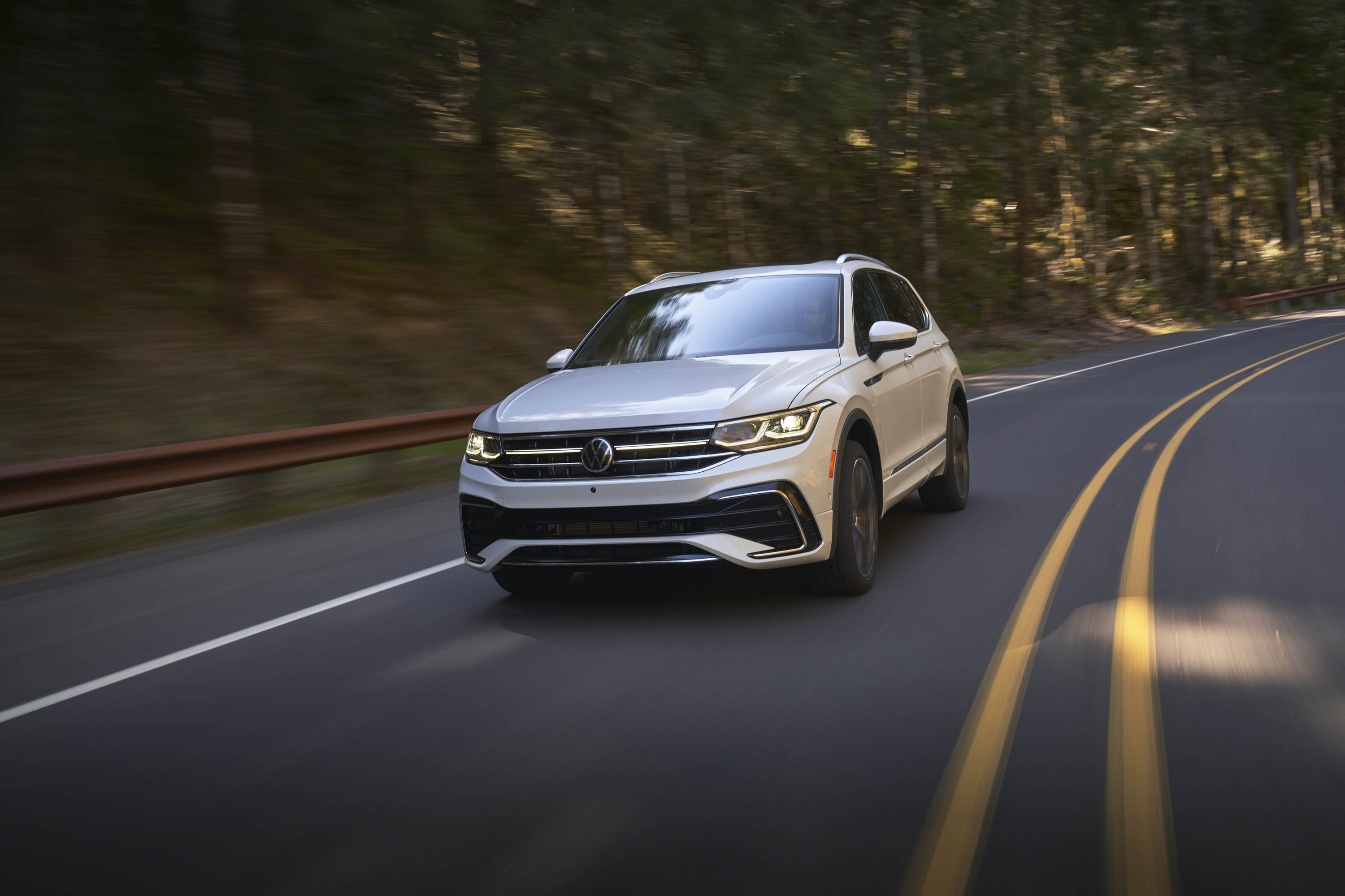 Volkswagen Tiguan SEL R-Line Oryx White