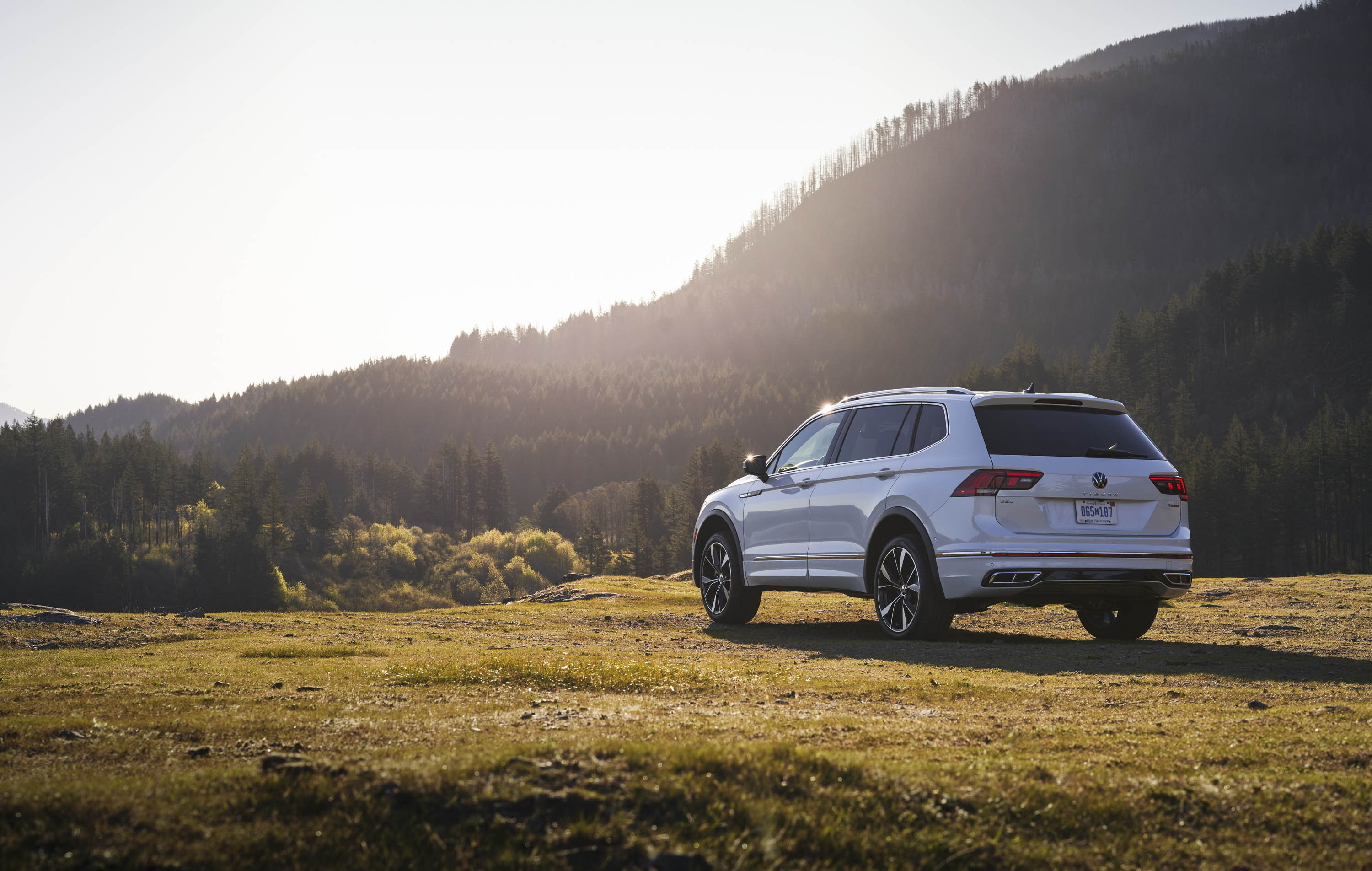 Volkswagen Tiguan SEL R-Line Oryx White