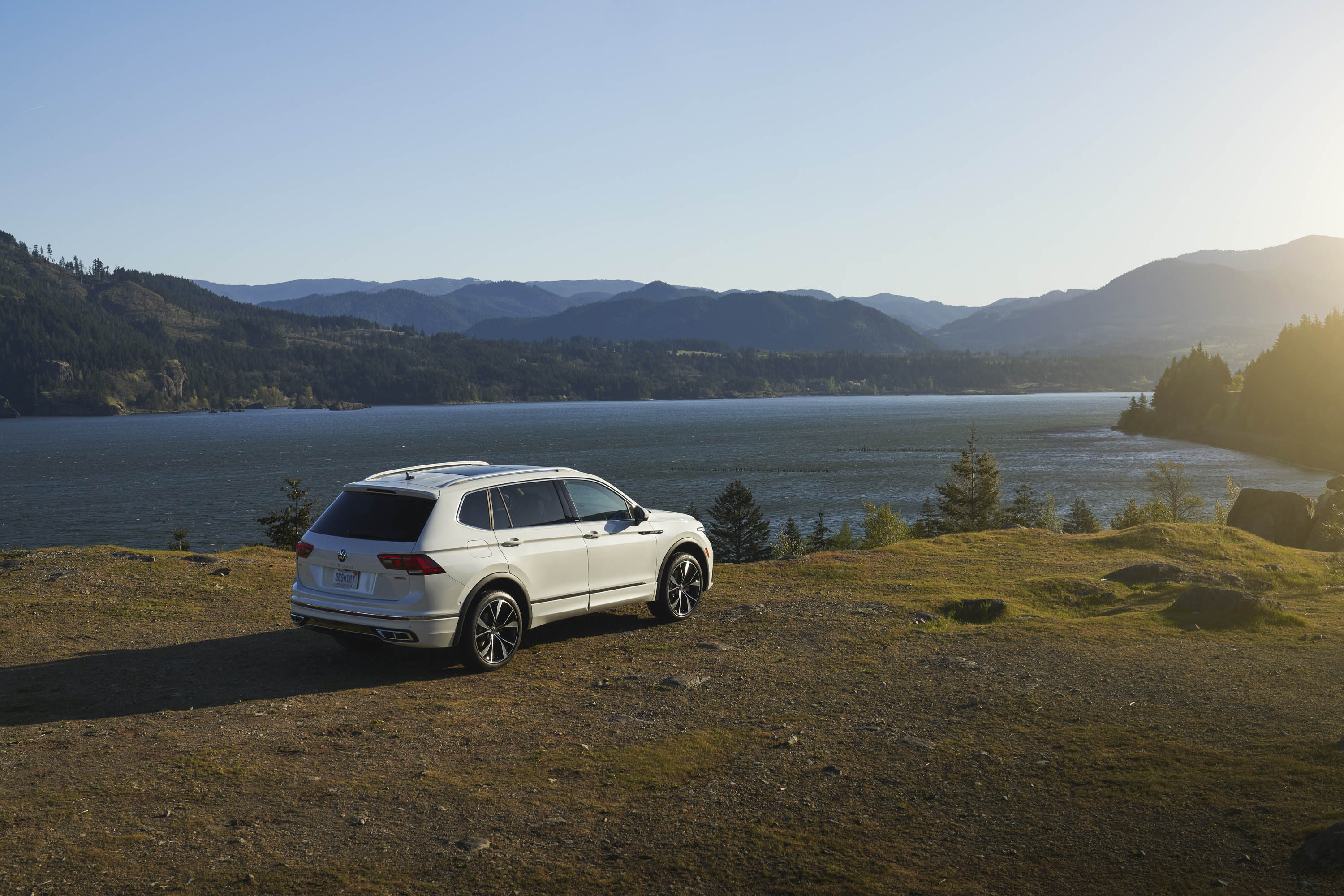 Volkswagen Tiguan SEL R-Line Oryx White