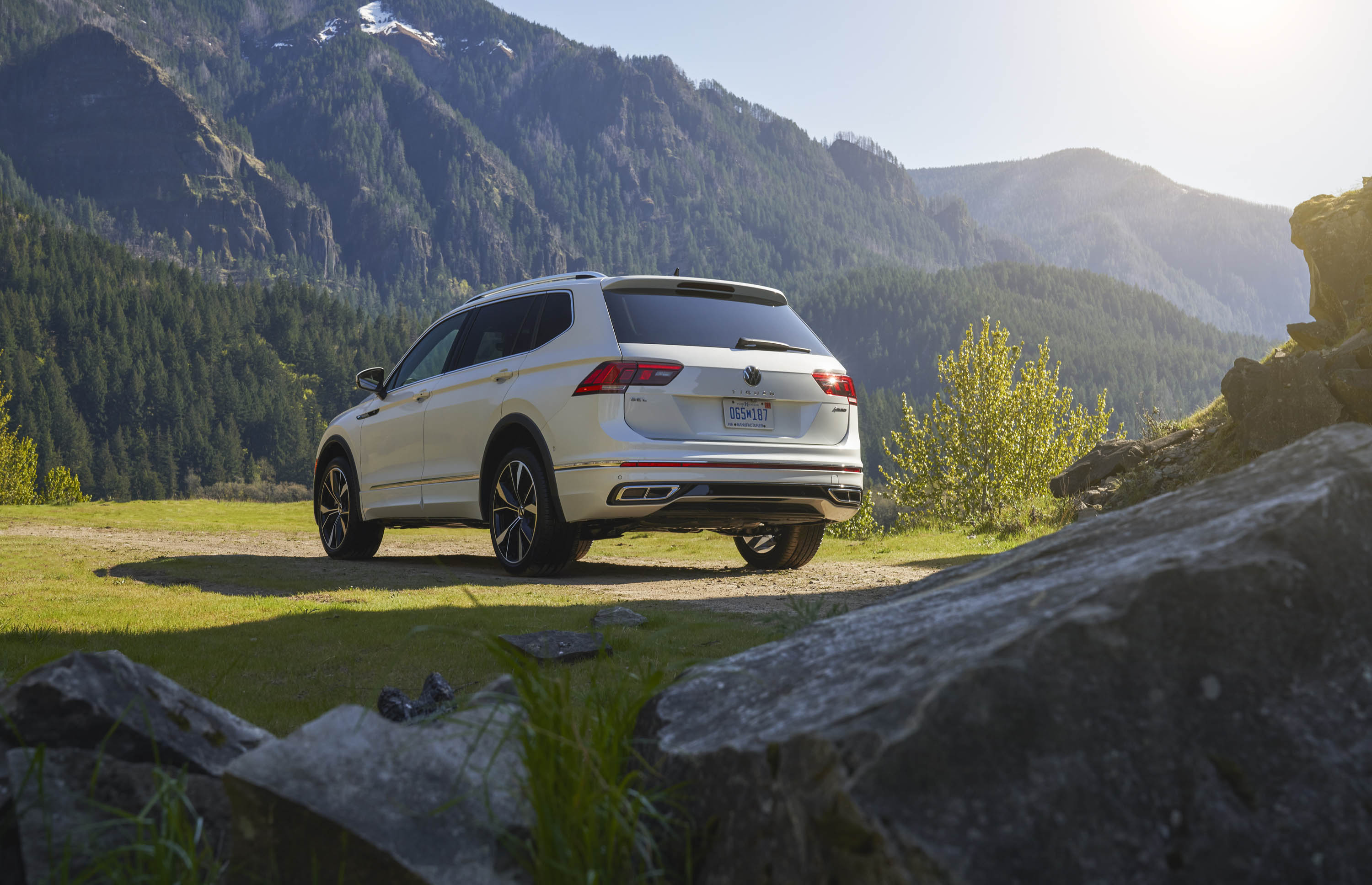 Volkswagen Tiguan SEL R-Line Oryx White