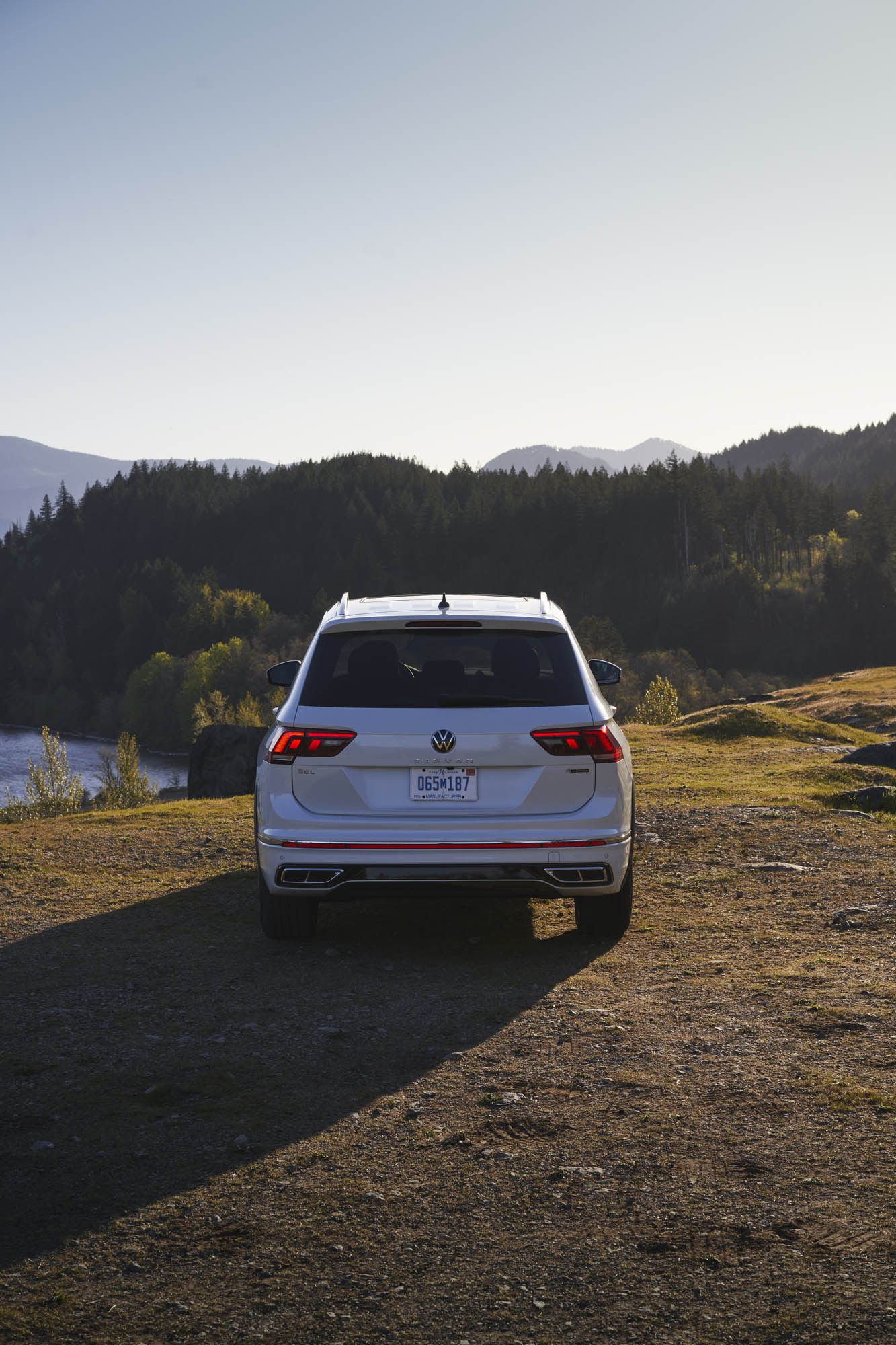 Volkswagen Tiguan SEL R-Line Oryx White