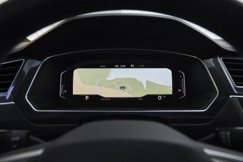 Volkswagen Tiguan SEL R-Line Oryx White (2022) - picture 25 of 32