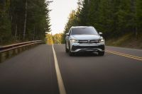 Volkswagen Tiguan SEL R-Line Oryx White (2022) - picture 3 of 32