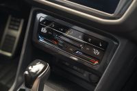 Volkswagen Tiguan SEL R-Line Oryx White (2022) - picture 30 of 32