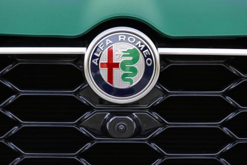Alfa Romeo Tonale Hybrid (2023) - picture 33 of 44
