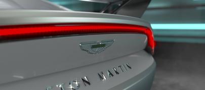 Aston Martin V12 Vantage (2023) - picture 7 of 12