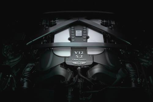 Aston Martin V12 Vantage (2023) - picture 8 of 12