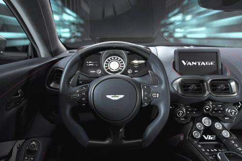 Aston Martin V12 Vantage (2023) - picture 9 of 12