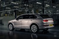 Bentley Bentayga EWB Azure First Edition (2023) - picture 2 of 10