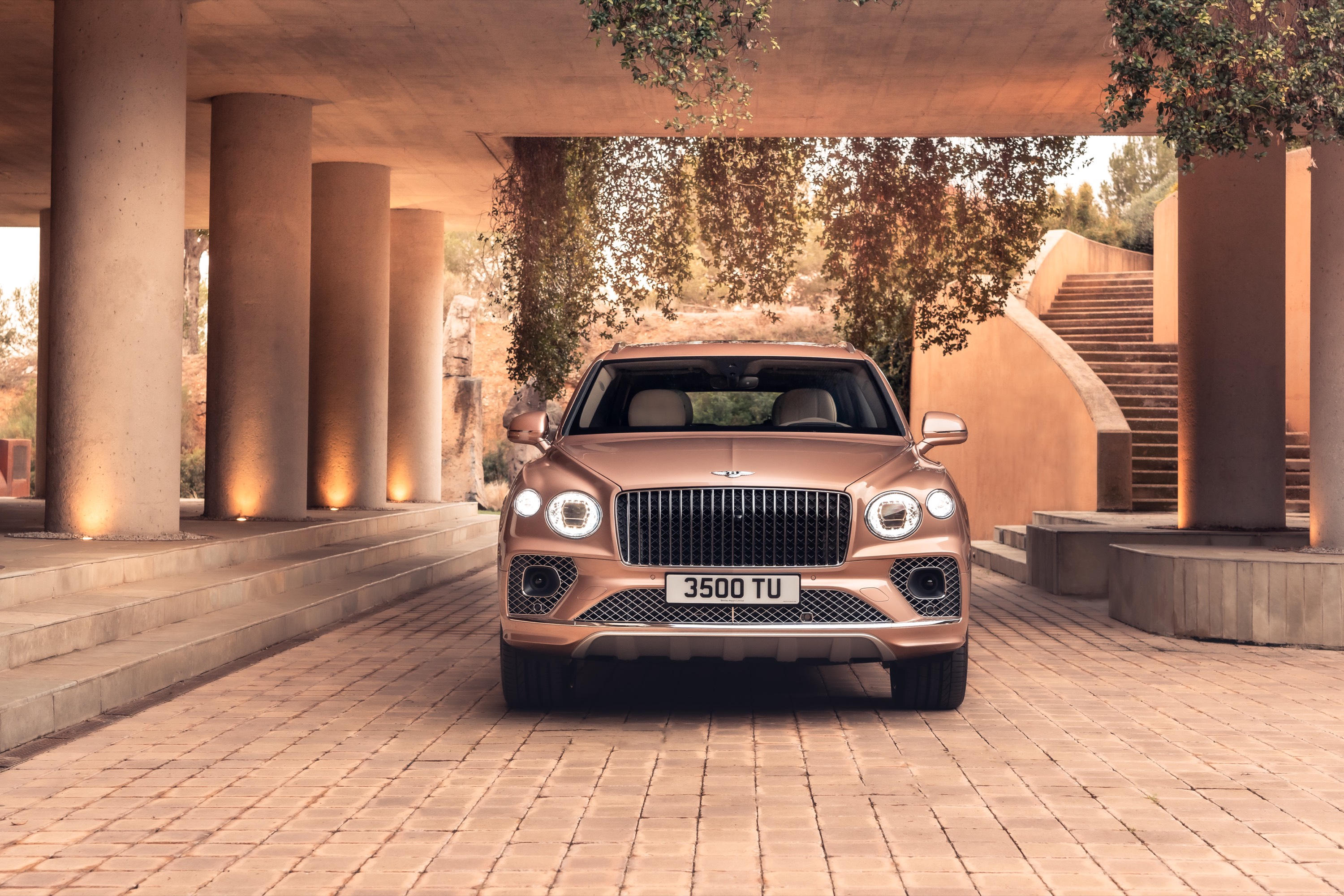 Bentley Bentayga Extended Wheelbase