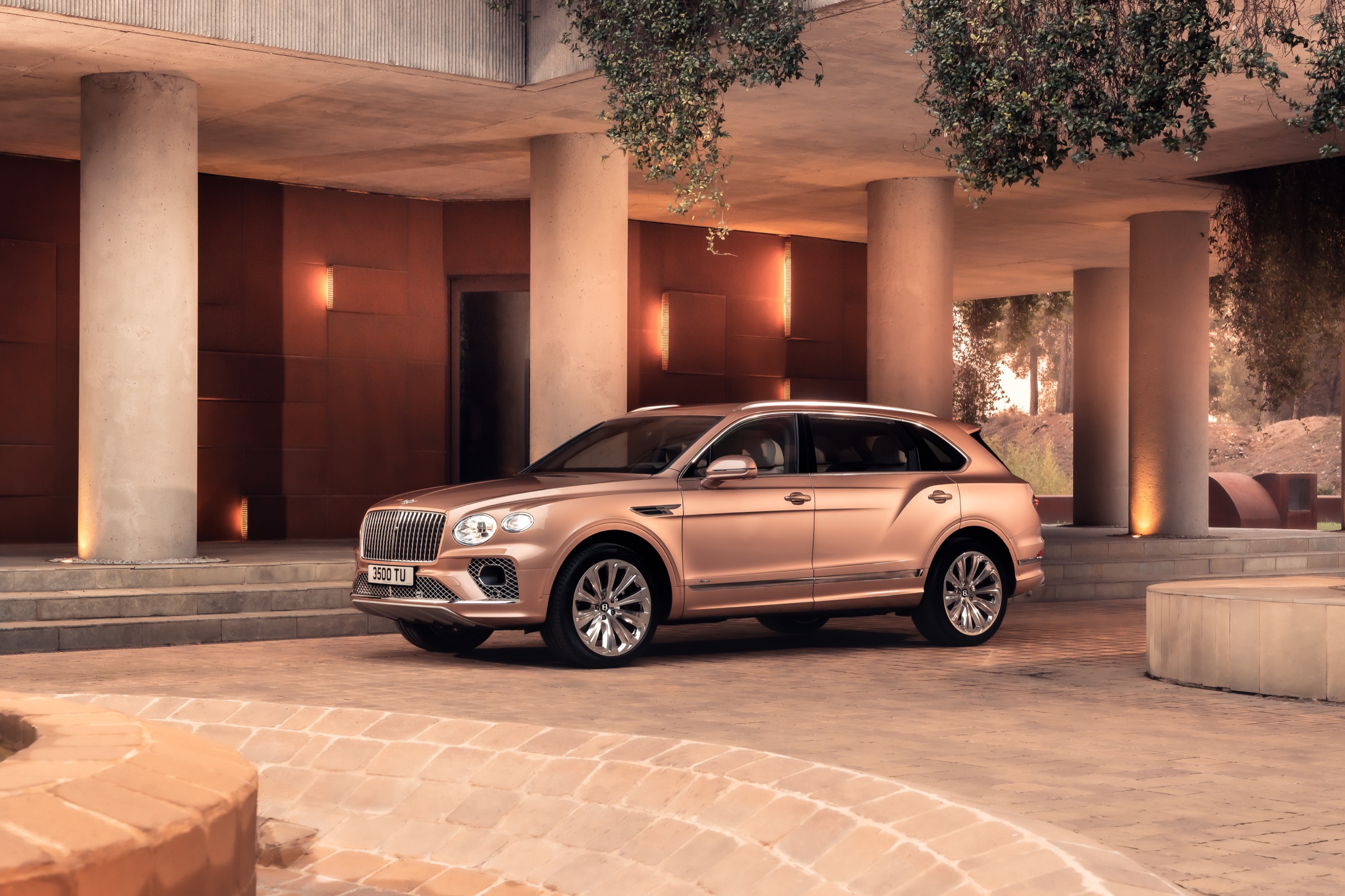 Bentley Bentayga Extended Wheelbase