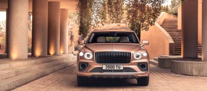 Bentley Bentayga Extended Wheelbase (2023) - picture 4 of 24