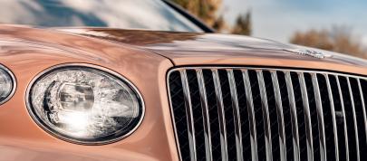 Bentley Bentayga Extended Wheelbase (2023) - picture 7 of 24
