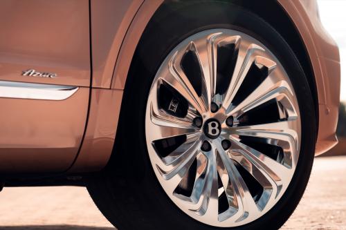 Bentley Bentayga Extended Wheelbase (2023) - picture 8 of 24