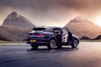 Bentley Bentayga Extended Wheelbase (2023) - picture 18 of 24