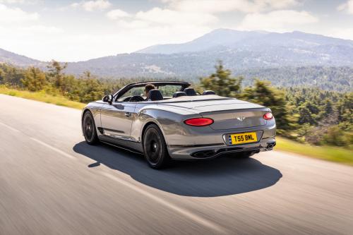 Bentley Continental GTC S (2023) - picture 9 of 18