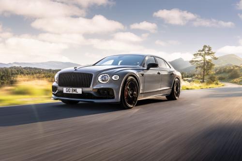 Bentley Flying Spur S (2023) - picture 1 of 13