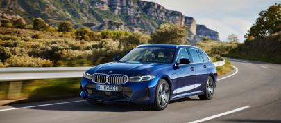 BMW 3-Series Touring (2023) - picture 7 of 37