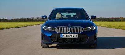 BMW 3-Series Touring (2023) - picture 12 of 37