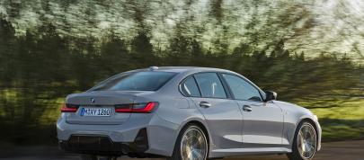 BMW 3-Series (2023) - picture 15 of 42